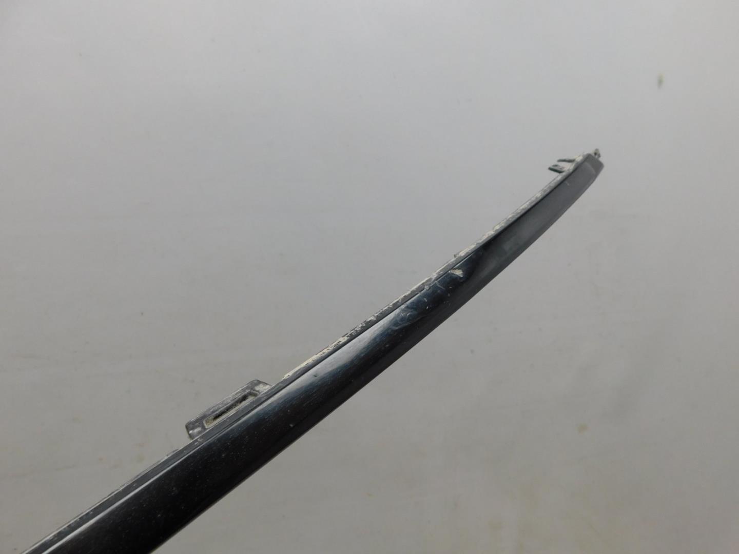 Молдинг заднего бампера