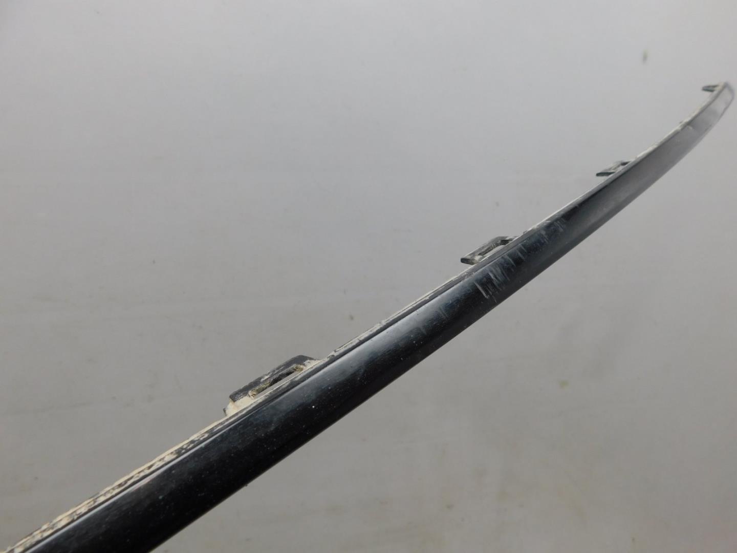 Молдинг заднего бампера