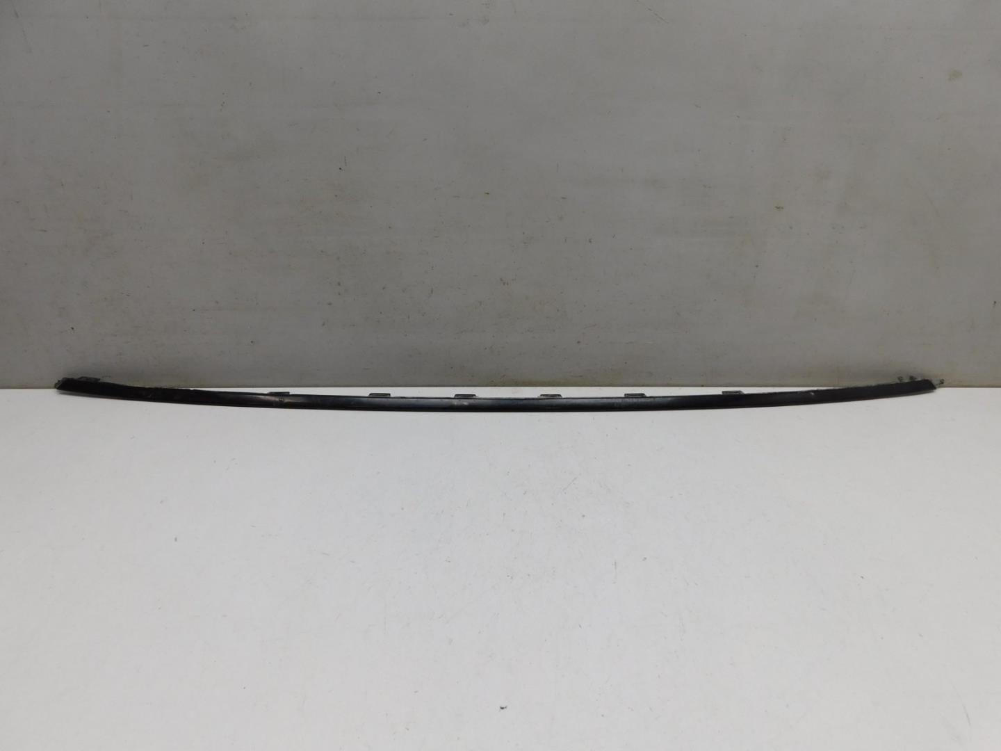 Молдинг заднего бампера