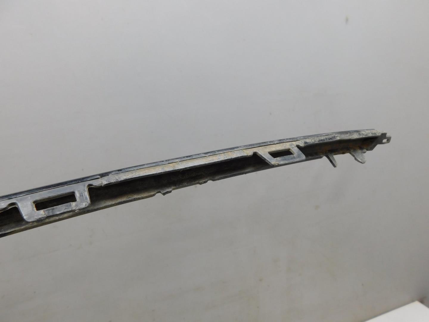 Молдинг заднего бампера