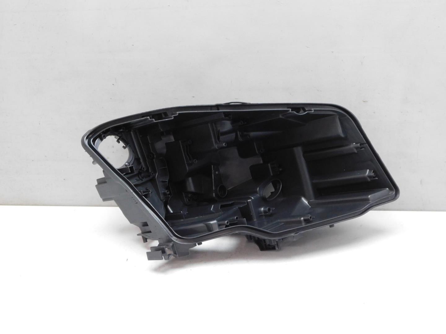 Корпус фары правой