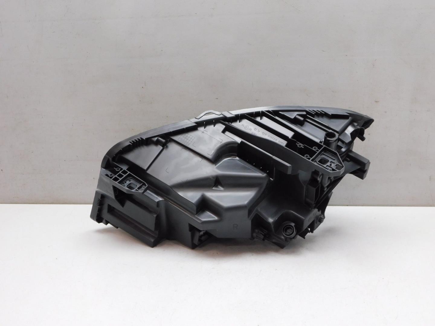 Корпус фары правой