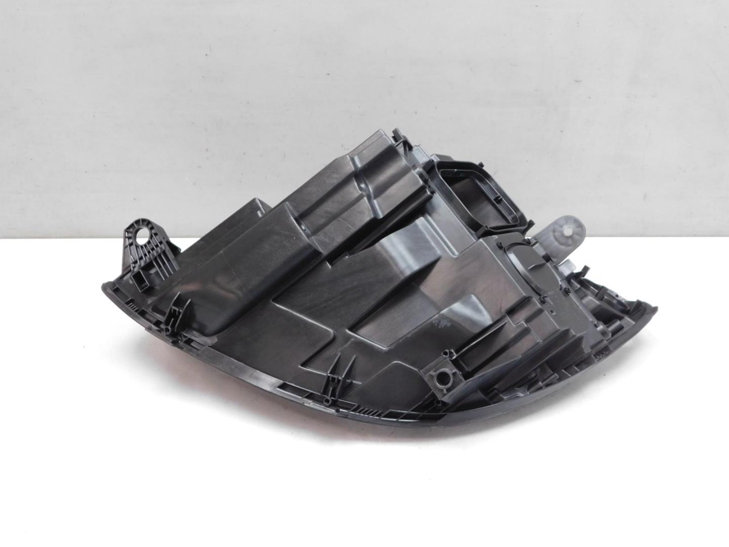 Корпус фары правой