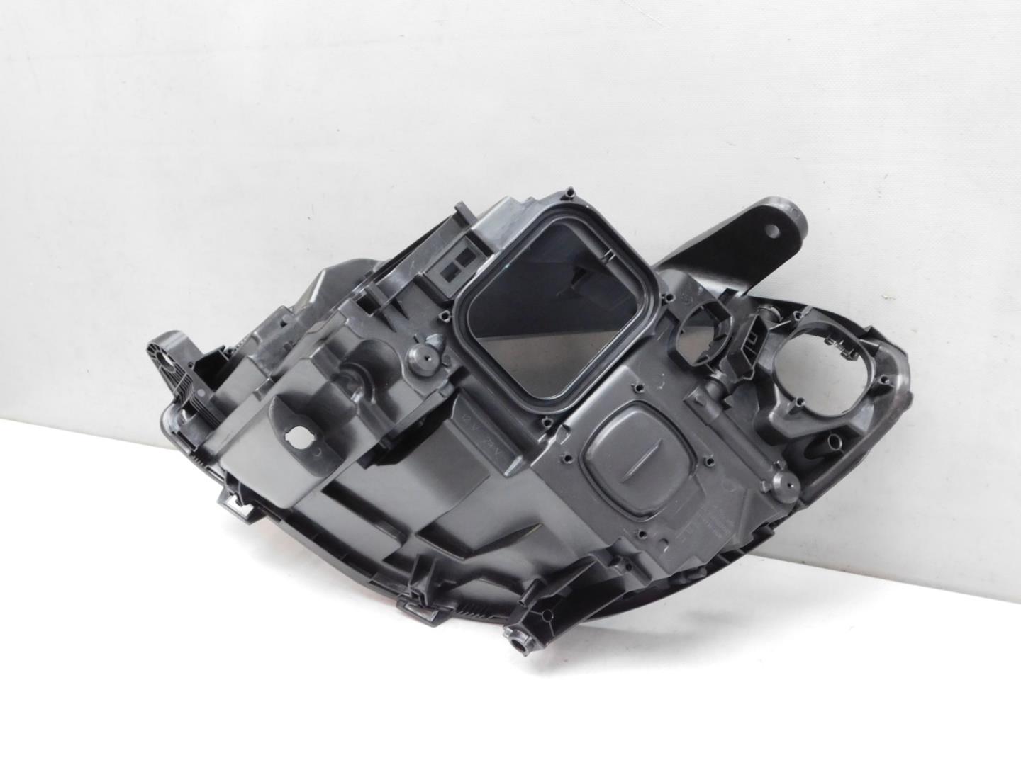 Корпус фары правой