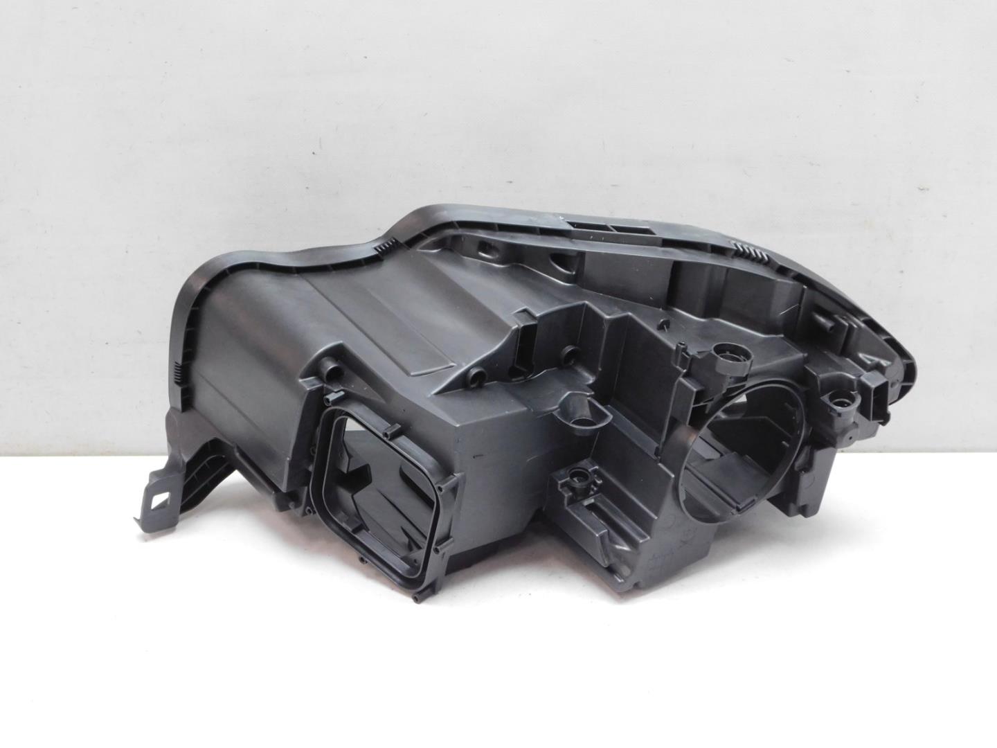 Корпус фары правой