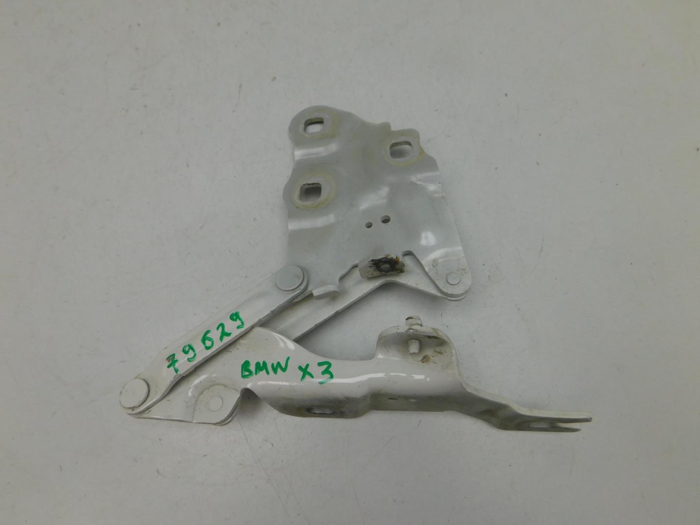 Петля капота левая