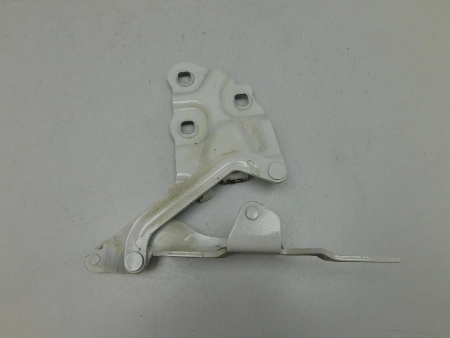 Петля капота правая