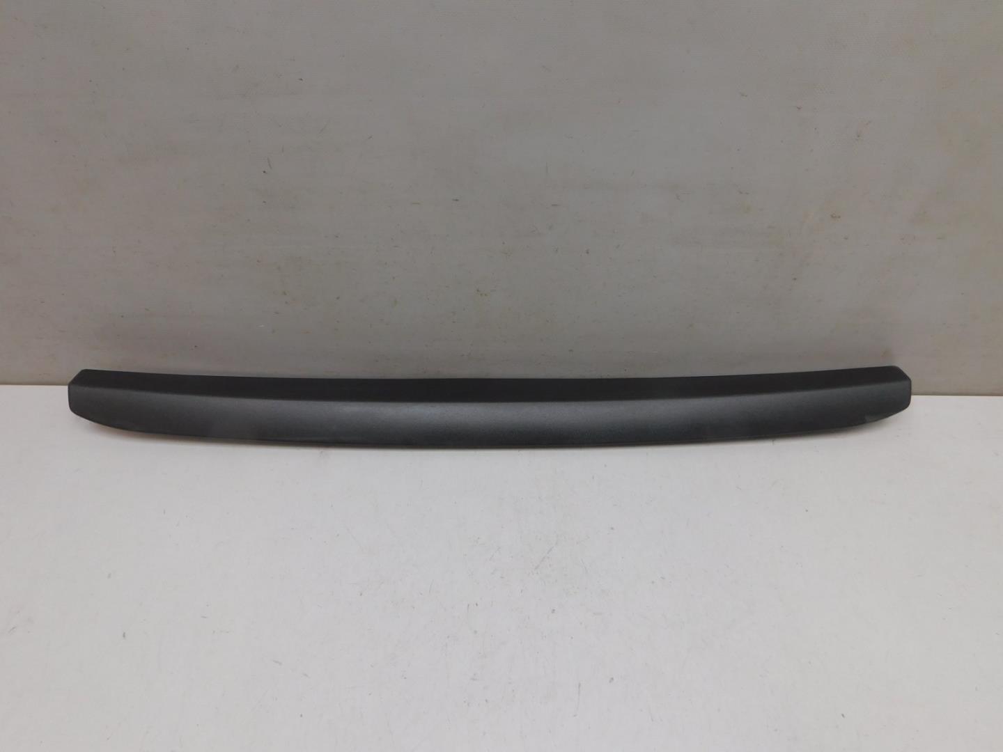 Обшивка двери багажника