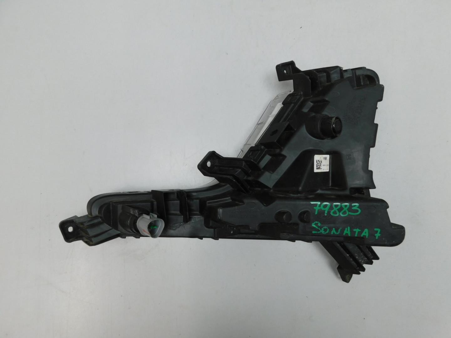 Габарит передний правый