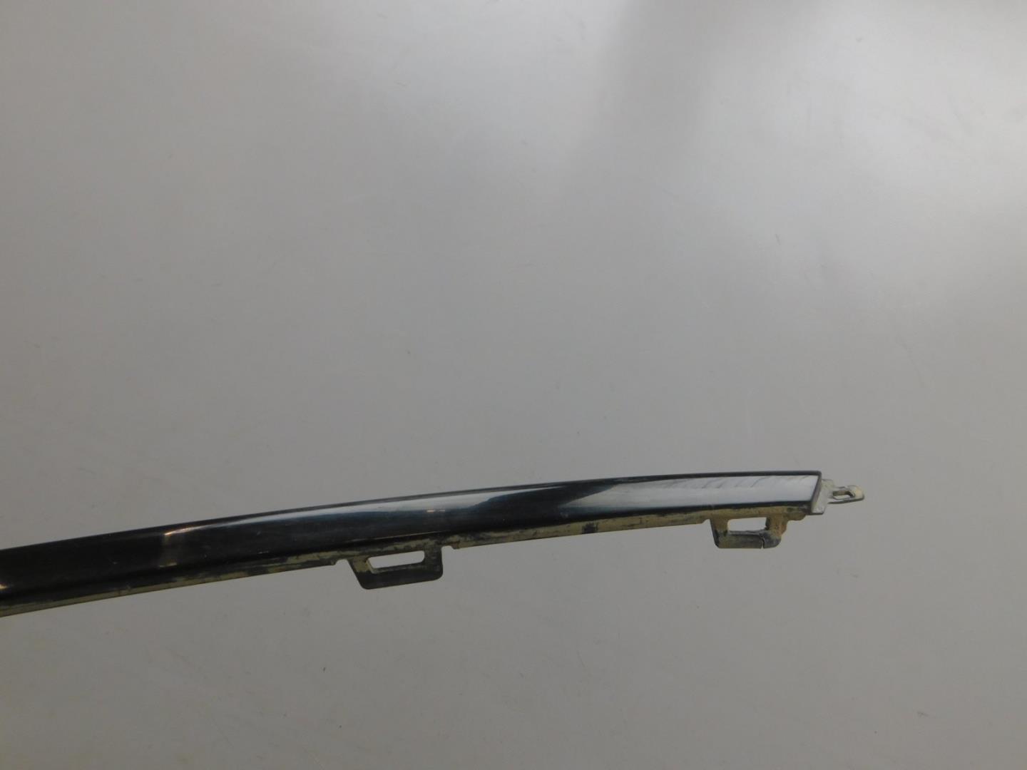 Молдинг заднего бампера