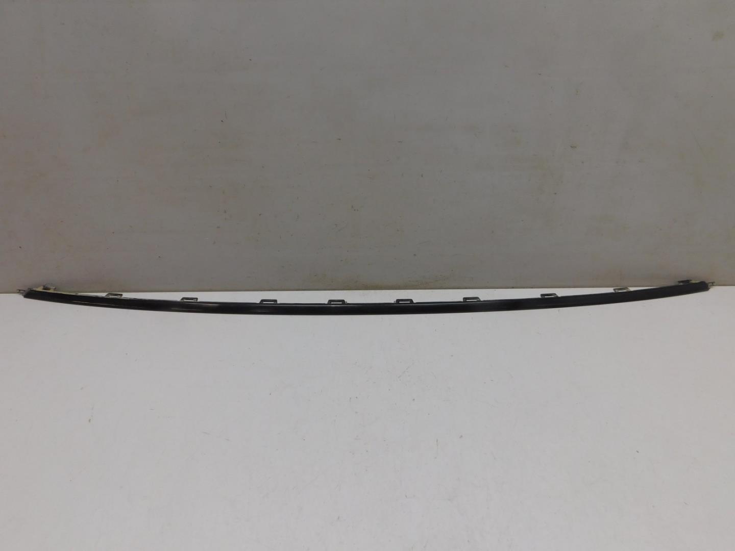 Молдинг заднего бампера