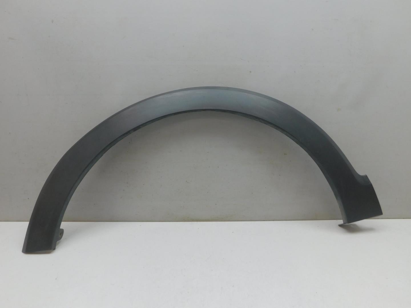 Накладка переднего крыла левого