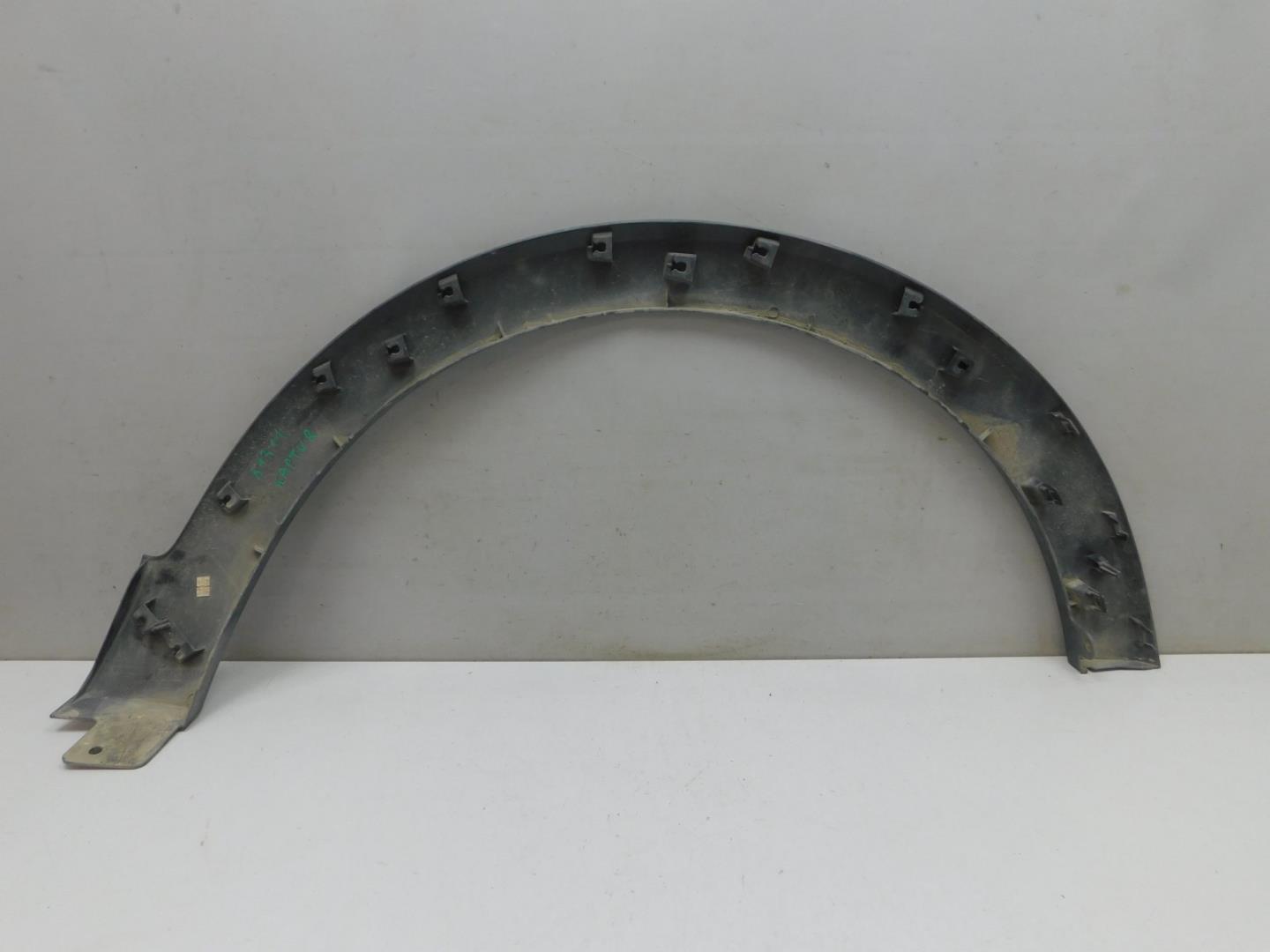 Накладка переднего крыла левого