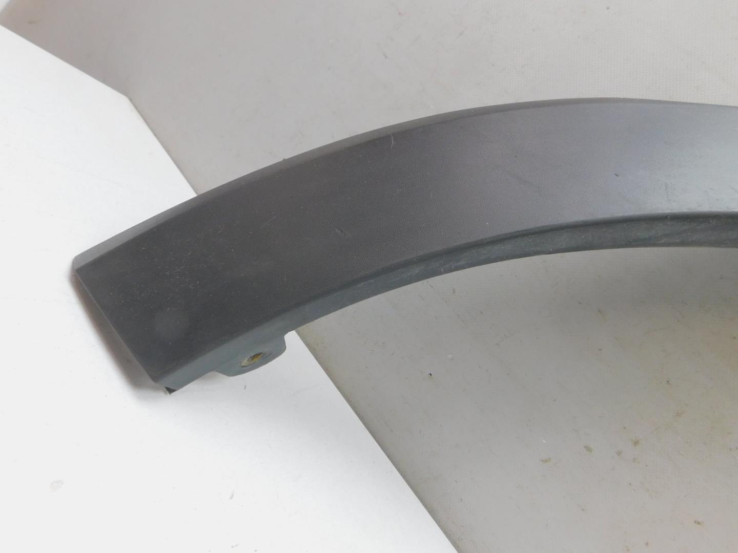 Накладка переднего крыла левого