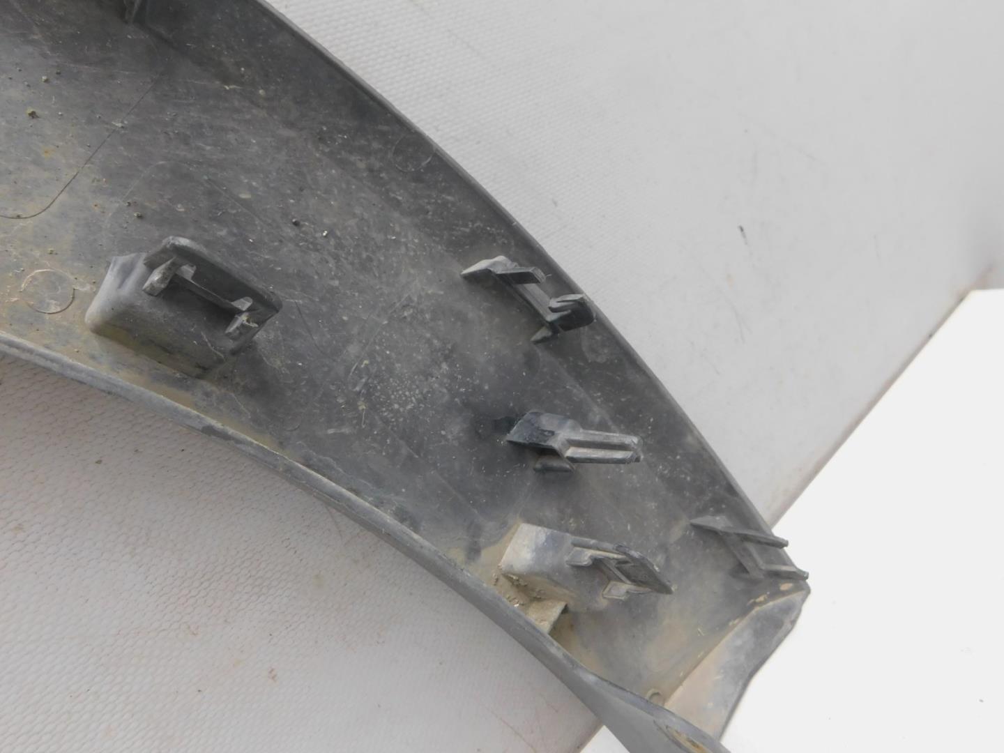 Накладка переднего крыла левого