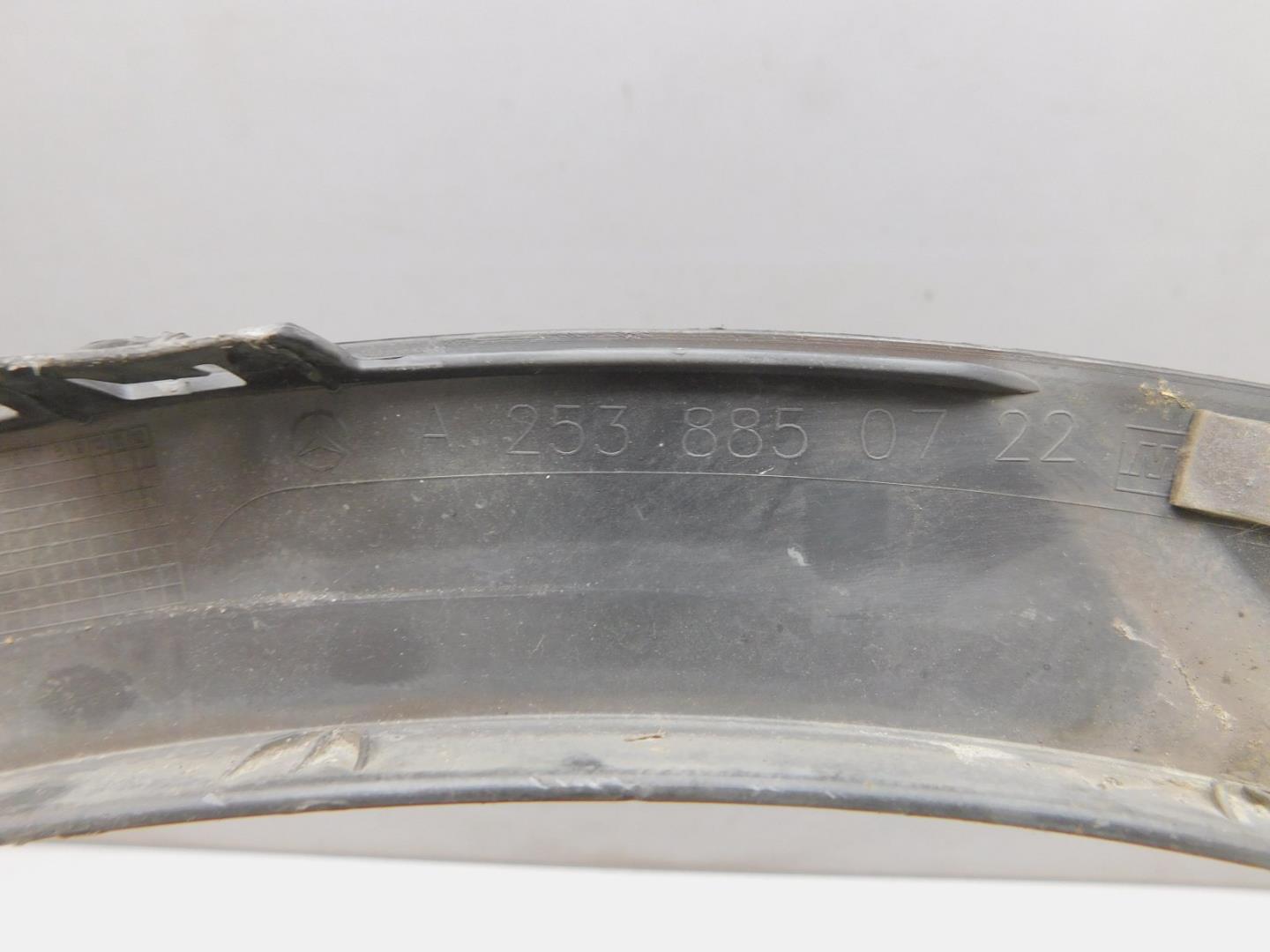 Накладка заднего крыла левого