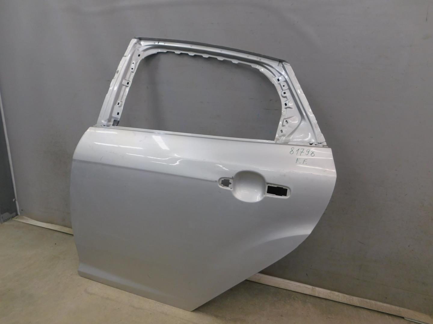 Дверь задняя левая