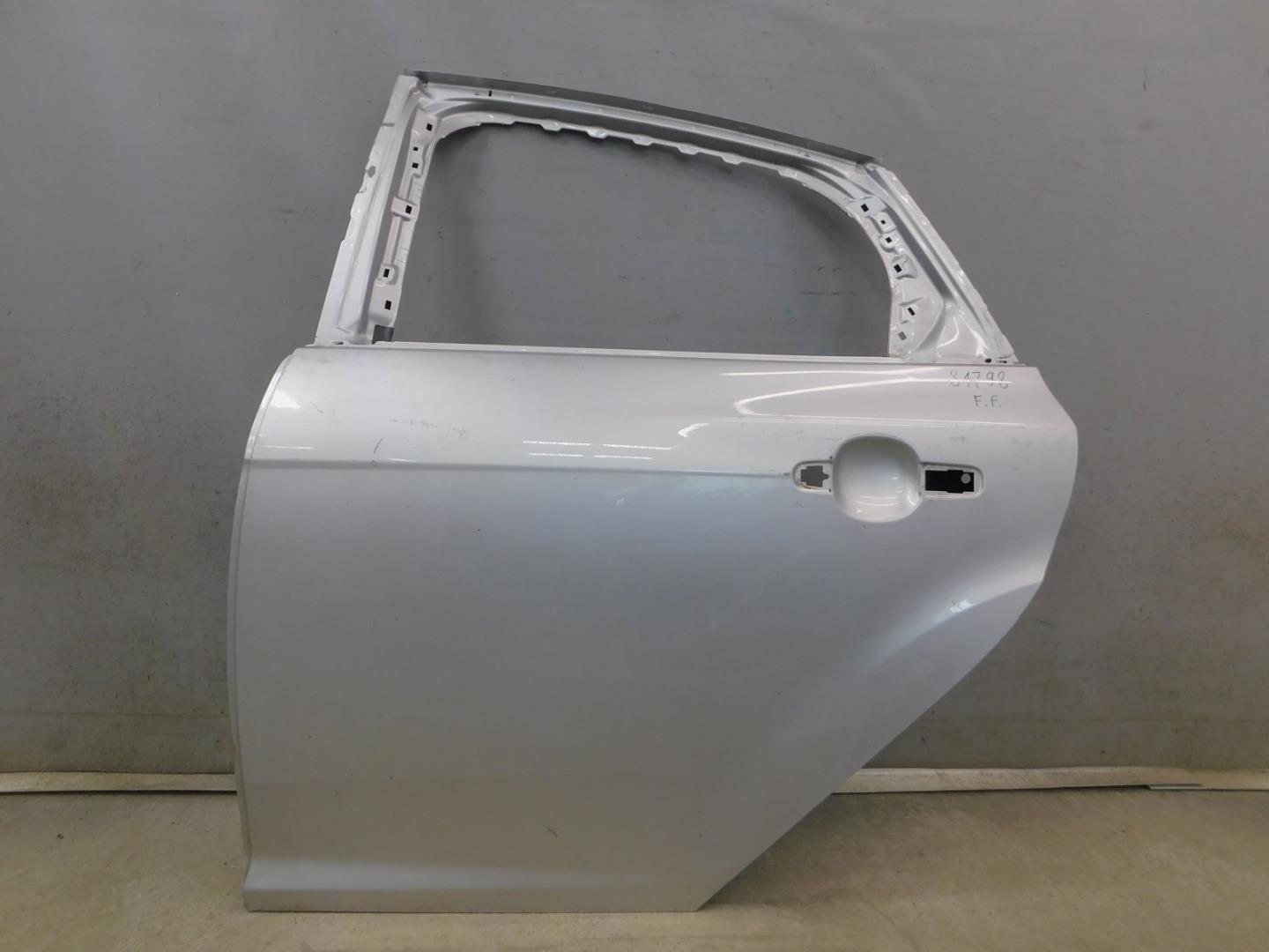 Дверь задняя левая
