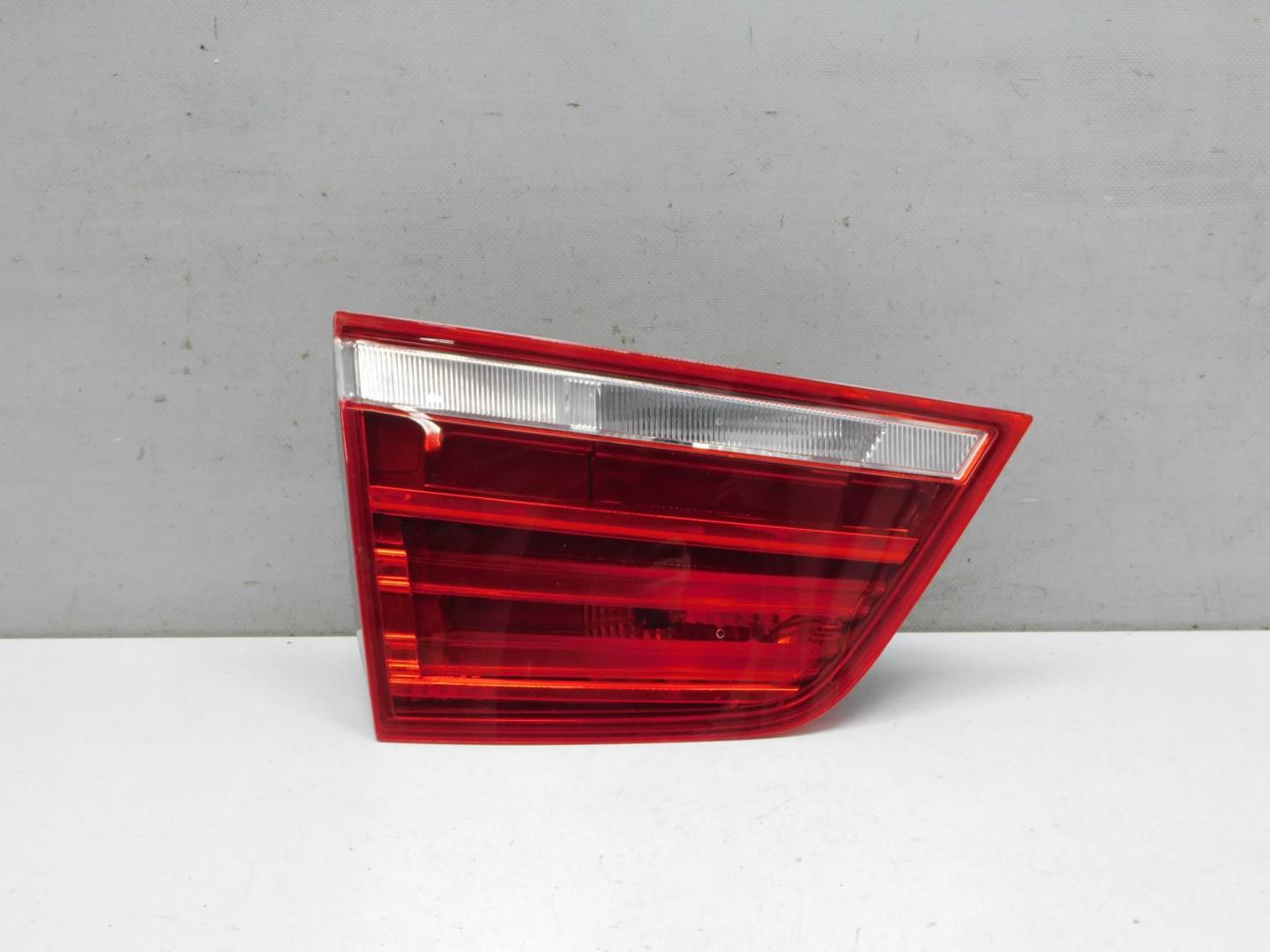 Фонарь задний внутренний левый