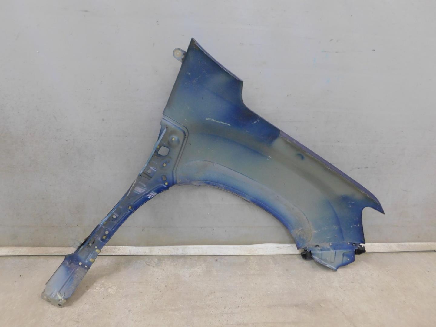 Крыло переднее левое