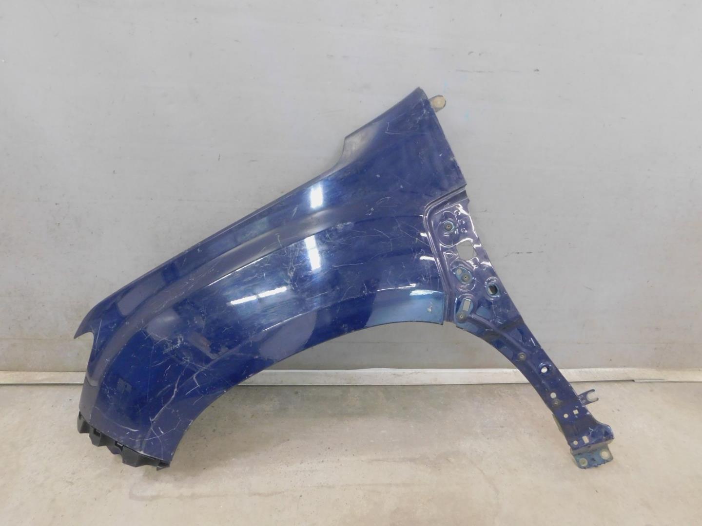 Крыло переднее левое