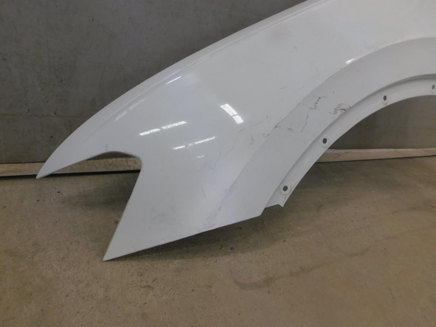 Крыло переднее левое