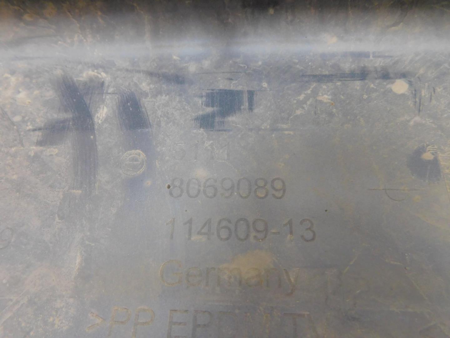 Накладка переднего бампера