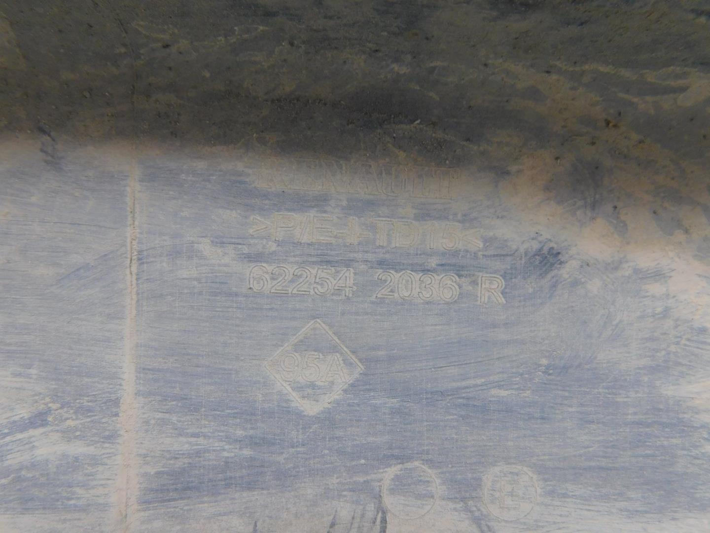 Решетка в бампер центральная