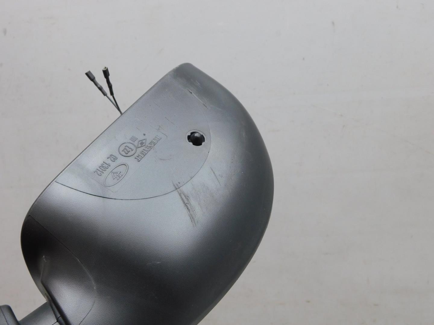 Зеркало правое электрическое