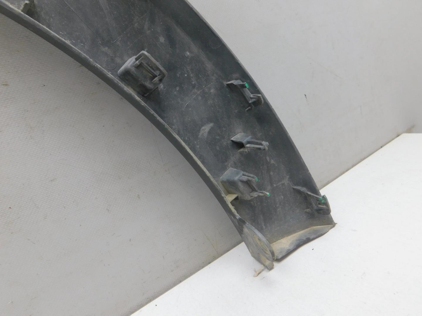 Накладка переднего крыла левого