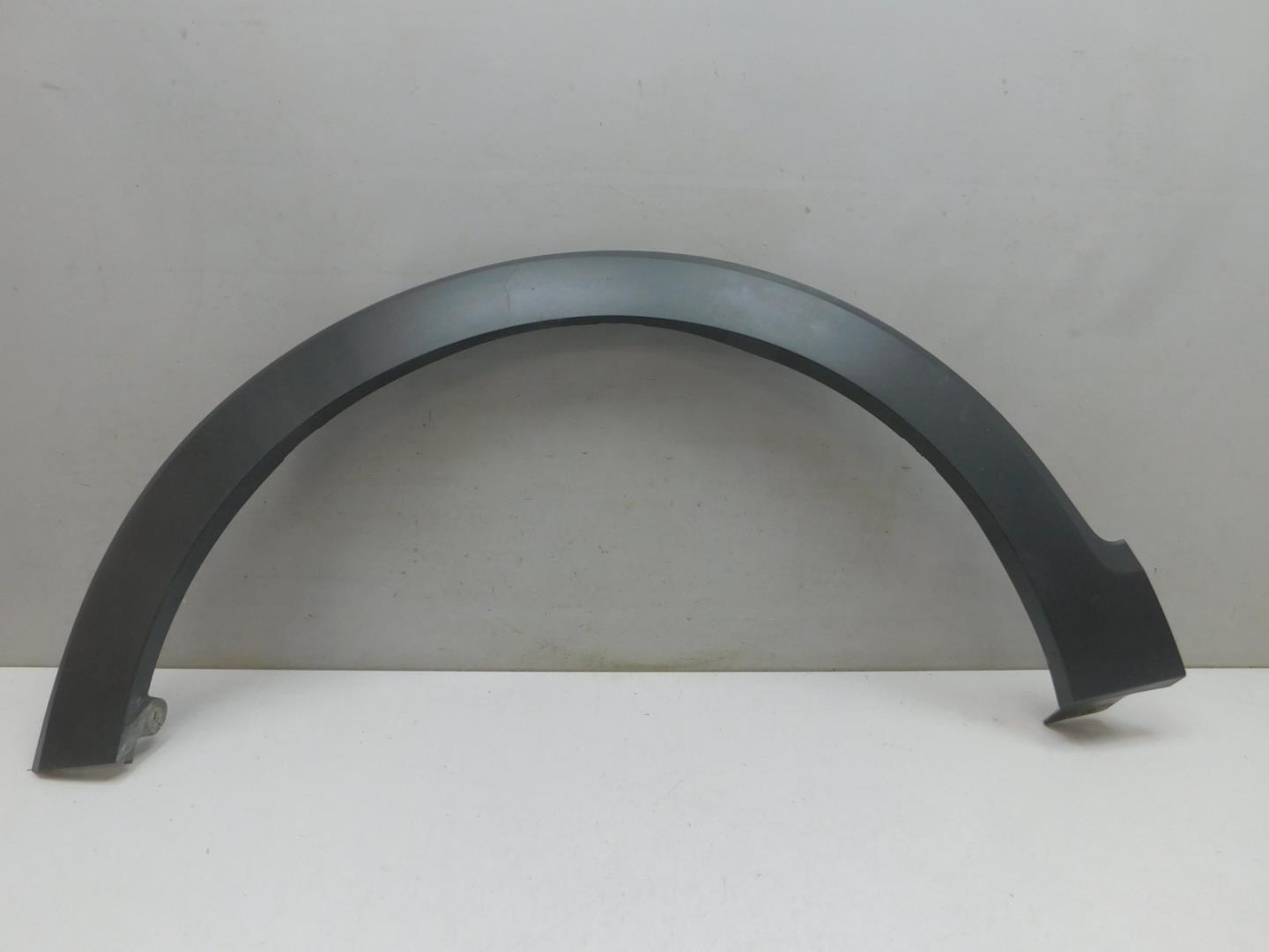 Накладка переднего крыла левого