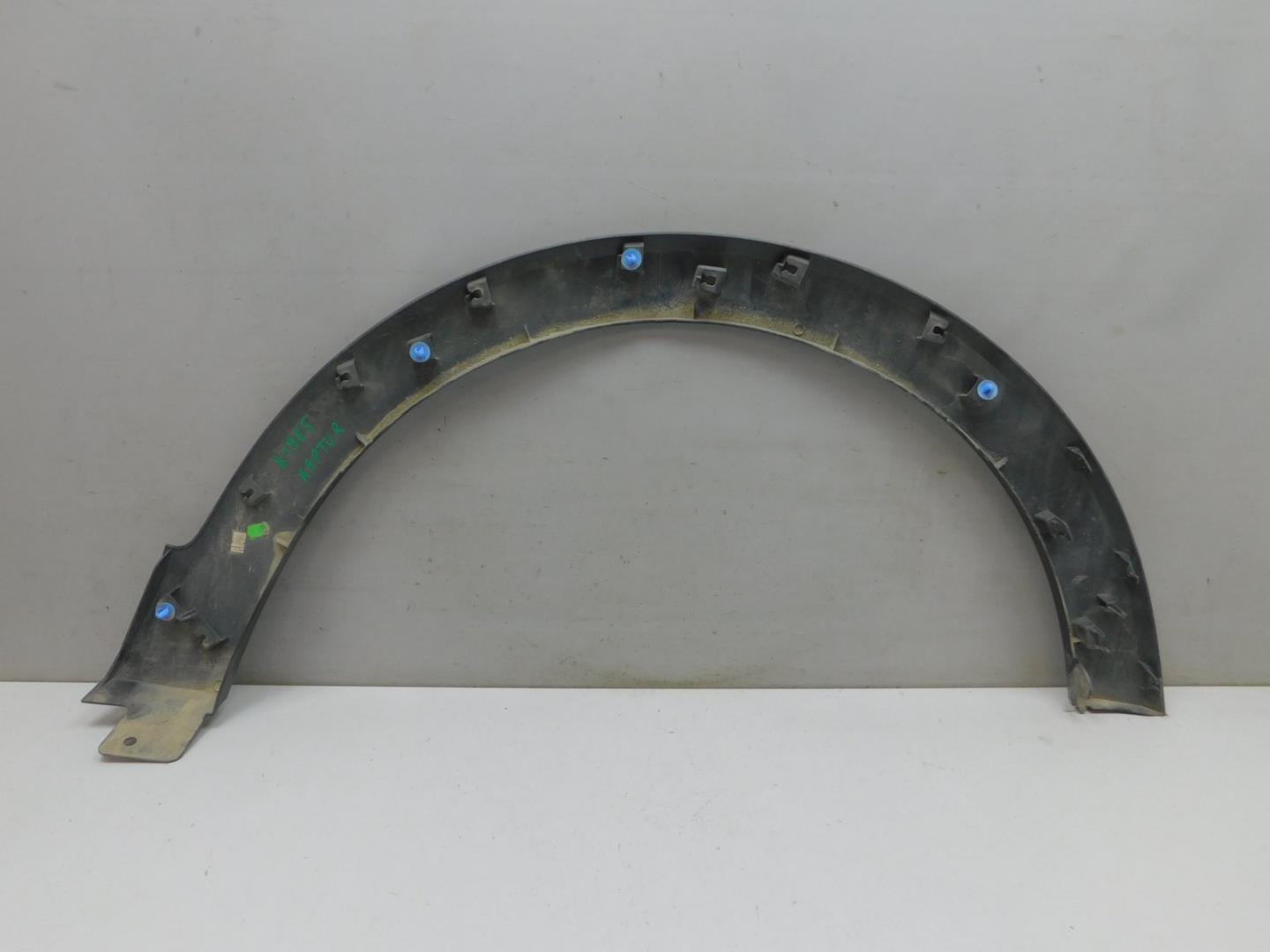 Накладка переднего крыла левого