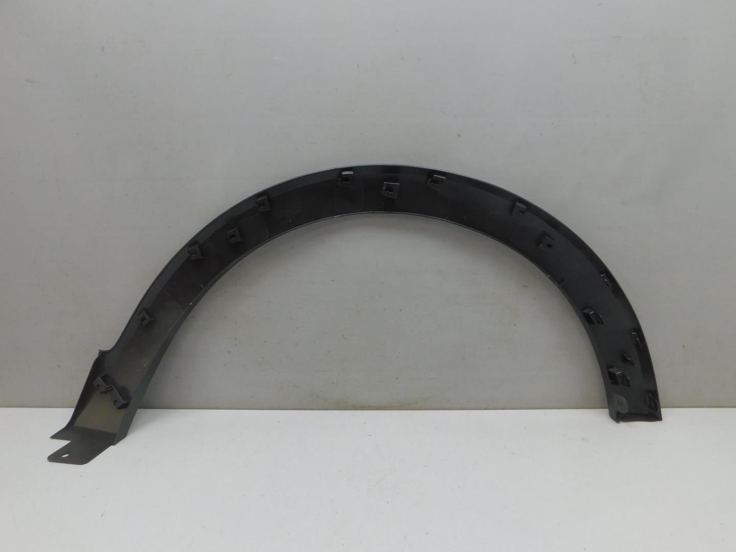 Накладка переднего крыла левого