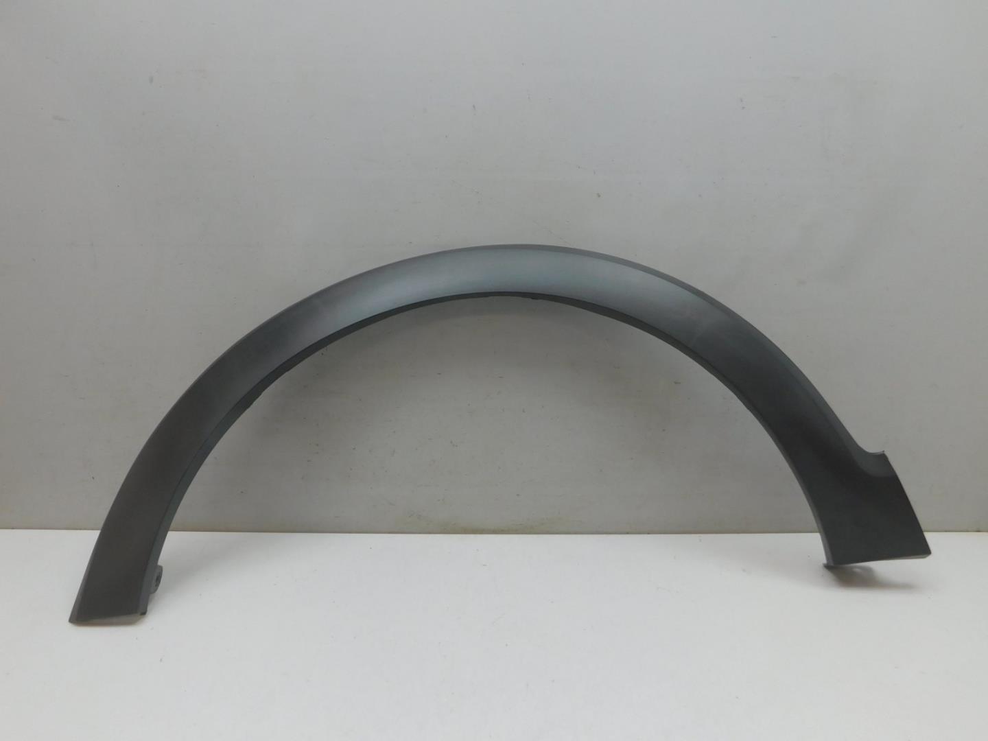 Накладка переднего крыла левого