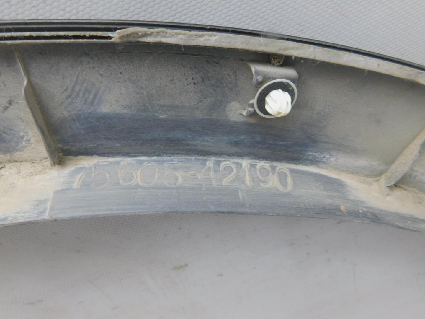 Накладка заднего крыла правого