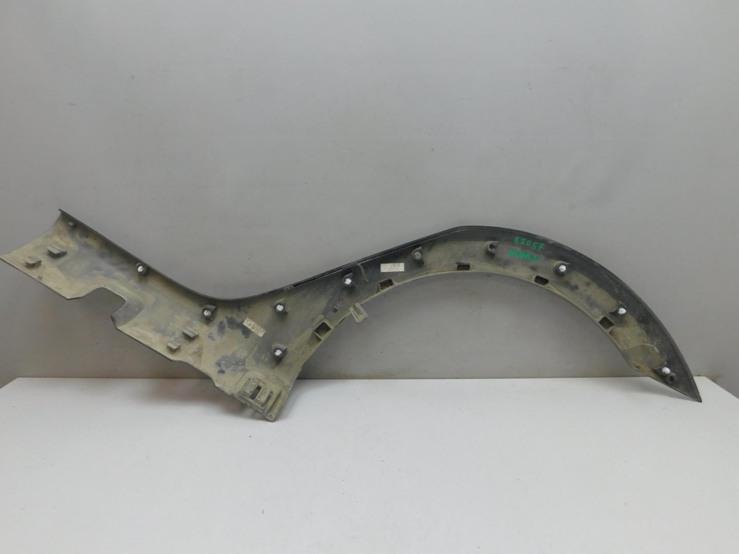 Накладка заднего крыла правого