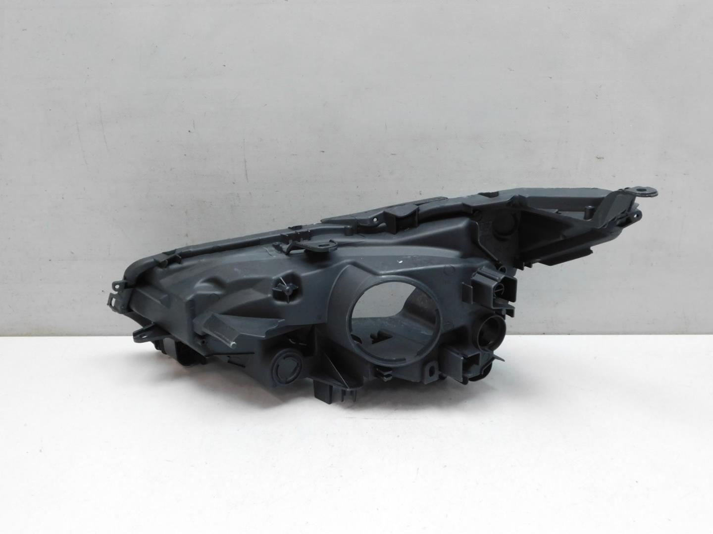 Корпус фары правой