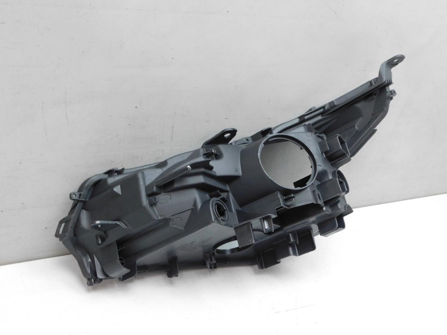 Корпус фары правой