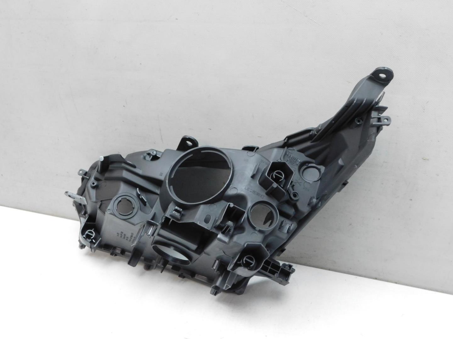 Корпус фары правой