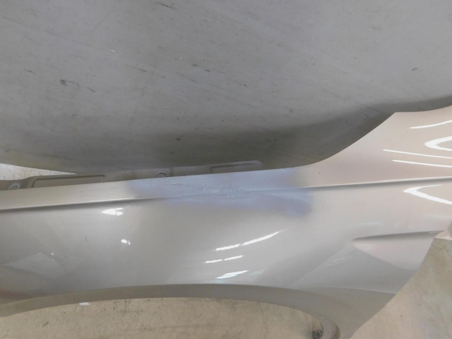 Крыло переднее левое