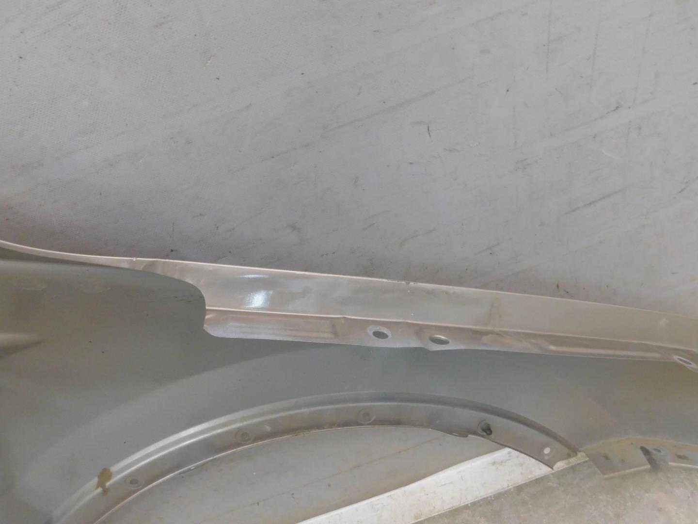 Крыло переднее левое