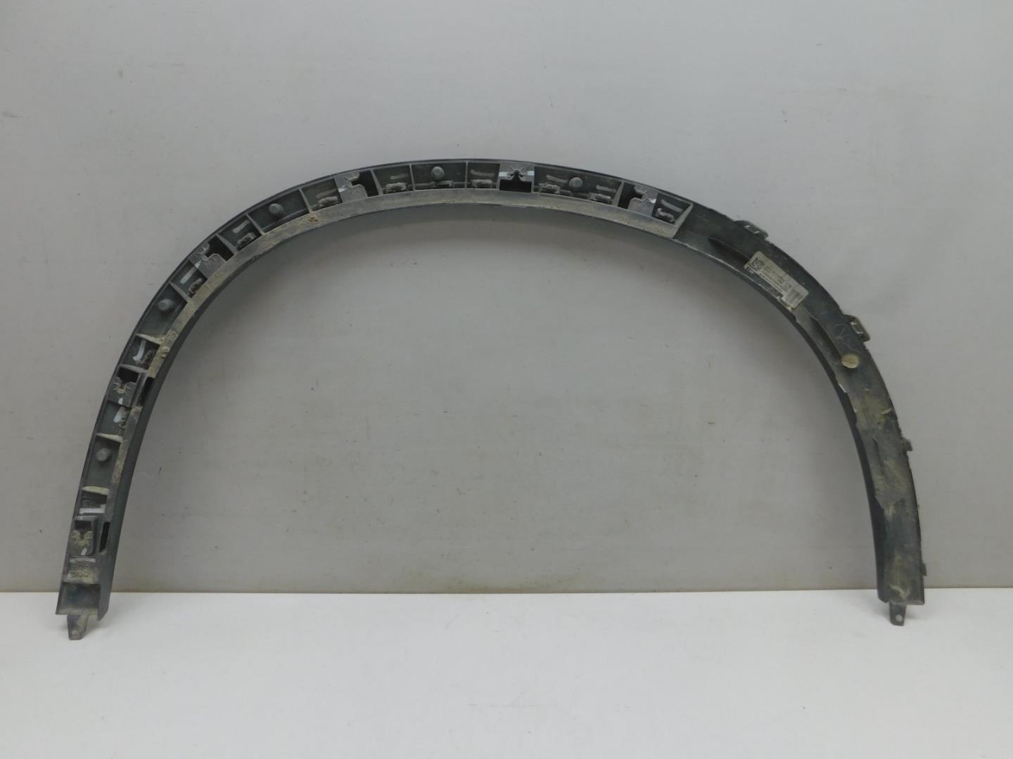 Накладка крыла переднего левого