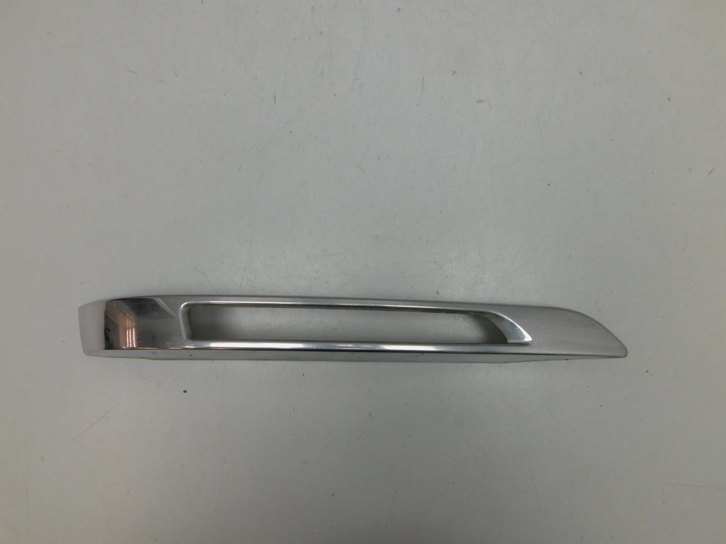 Накладка переднего бампера