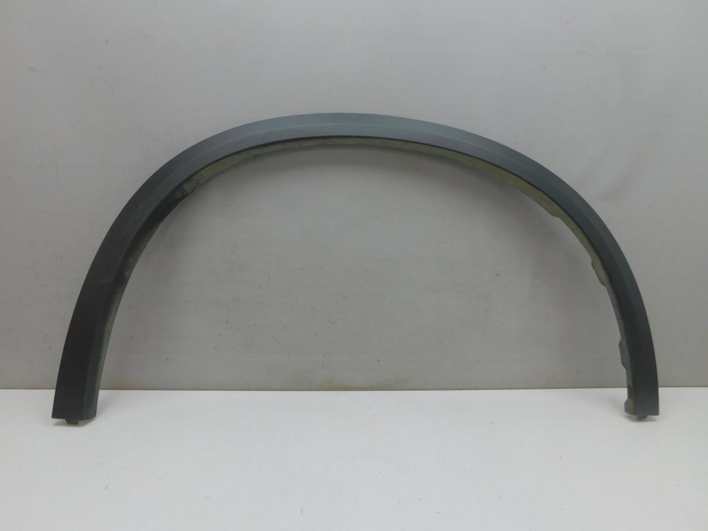 Накладка переднего крыла правого