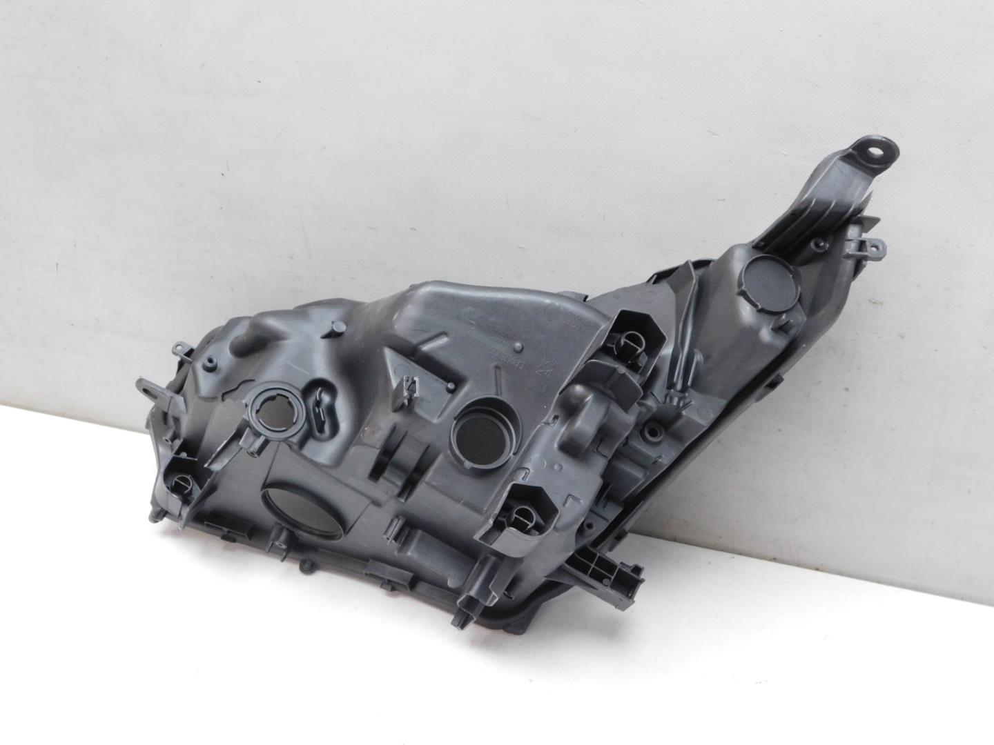 Корпус фары правой