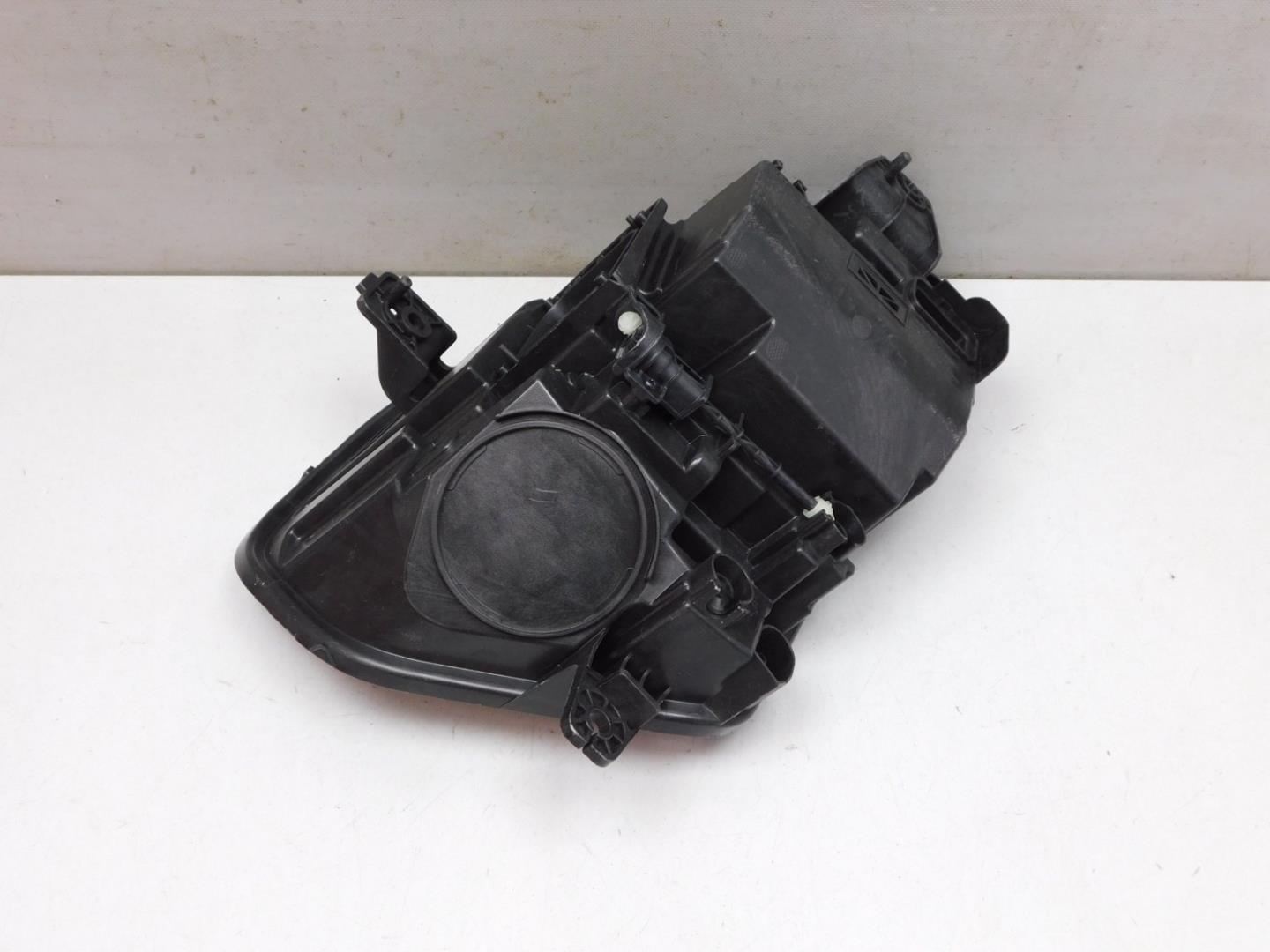 Корпус фары правой