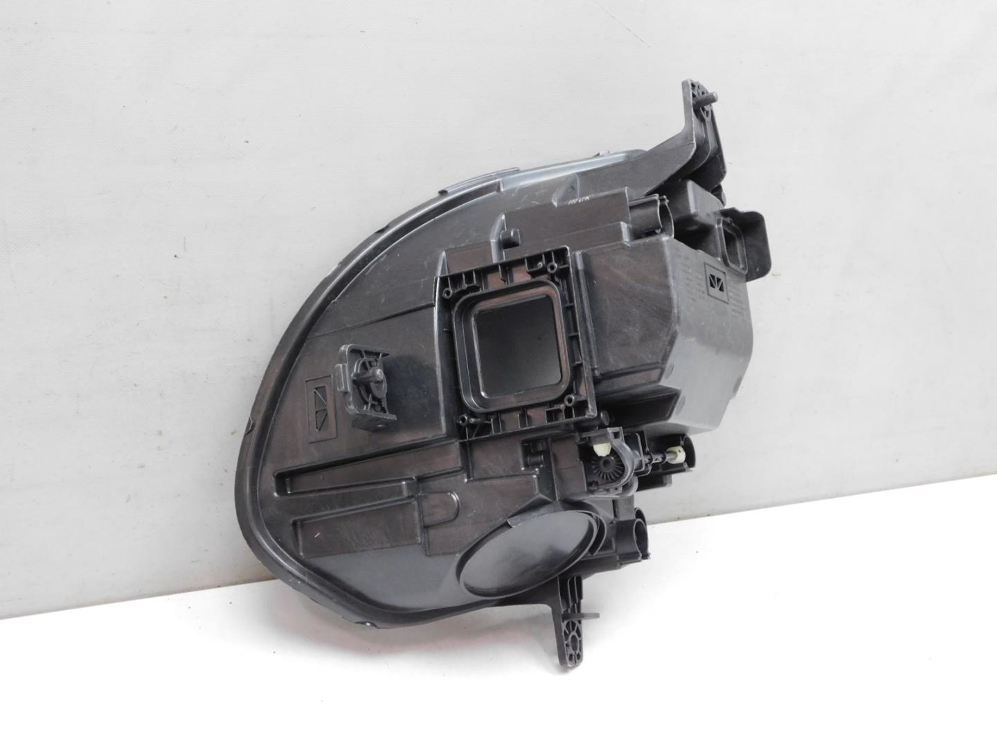 Корпус фары правой