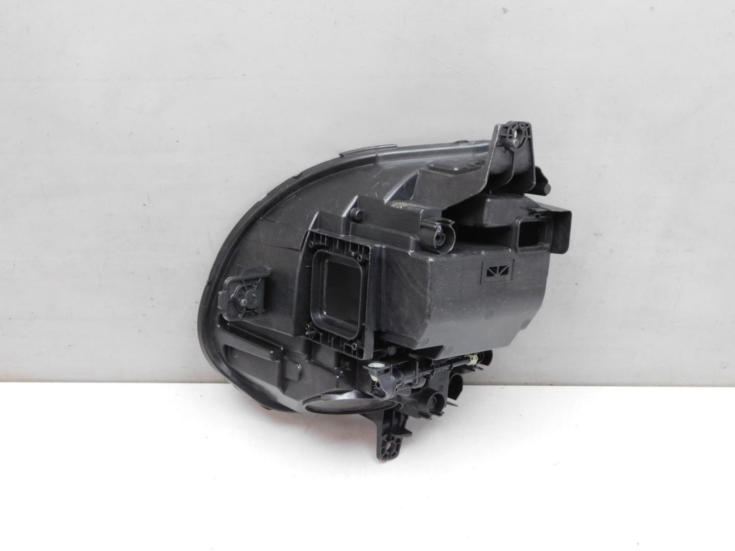 Корпус фары правой