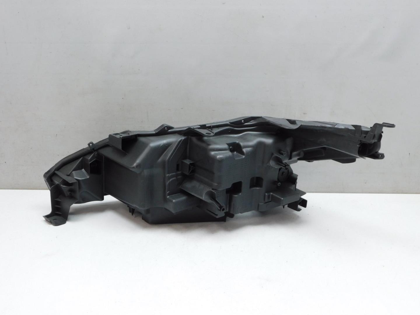 Корпус фары правой