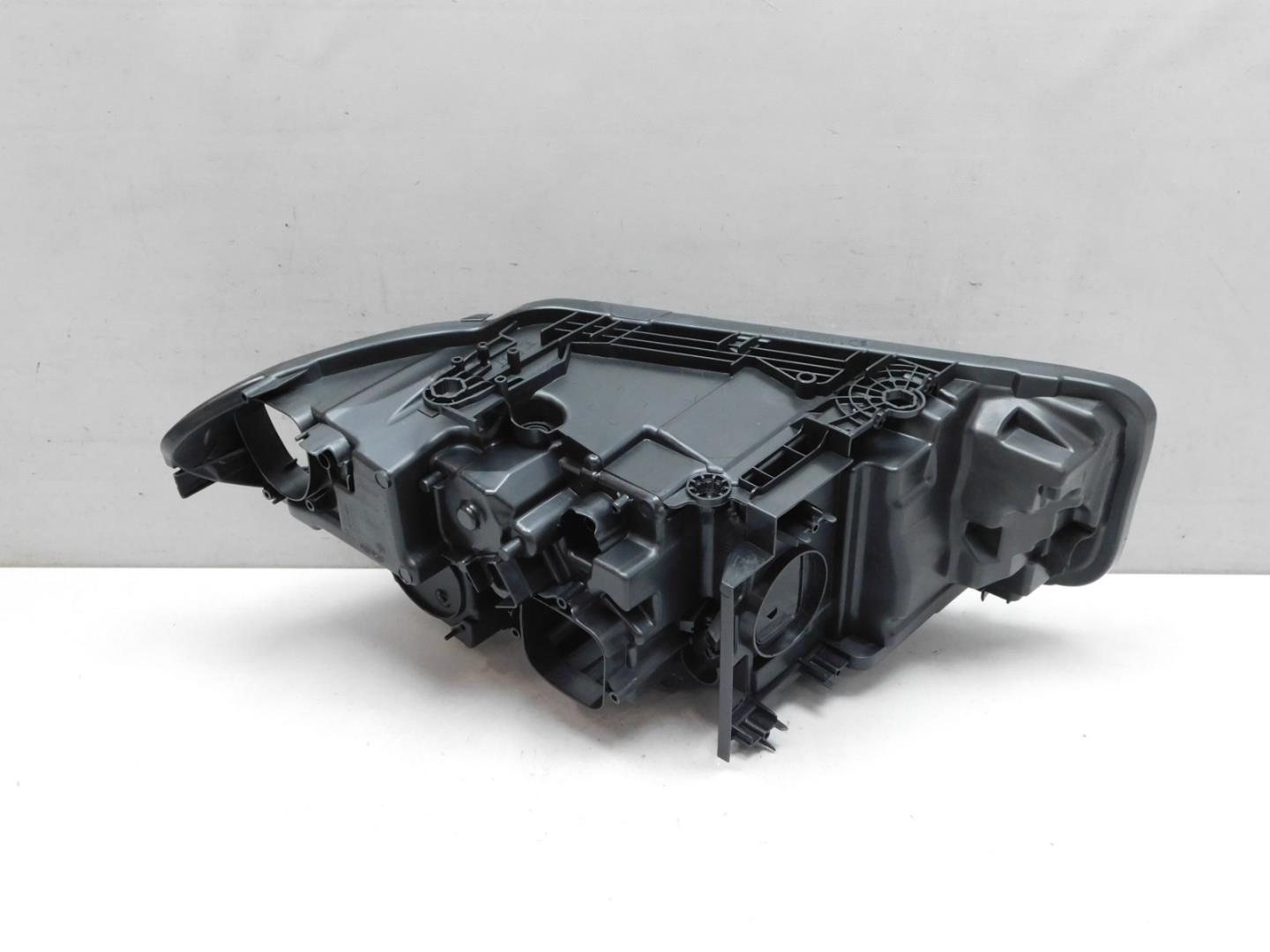 Корпус фары левой